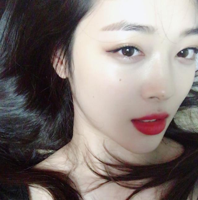 How on earth does the water-gloss muscle make-up not shine?