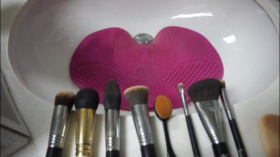 How often does the makeup brush clean?