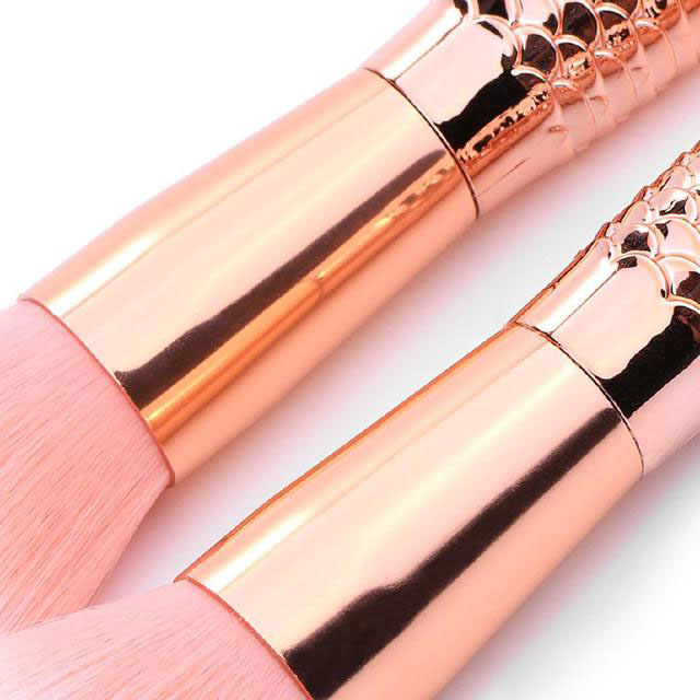 Mermaid makeup brush use evaluation