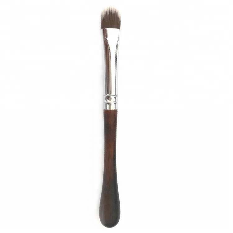 Wood Synthetic Make-up Accessory Concealer Brush Flat Flawless Concealer Brush