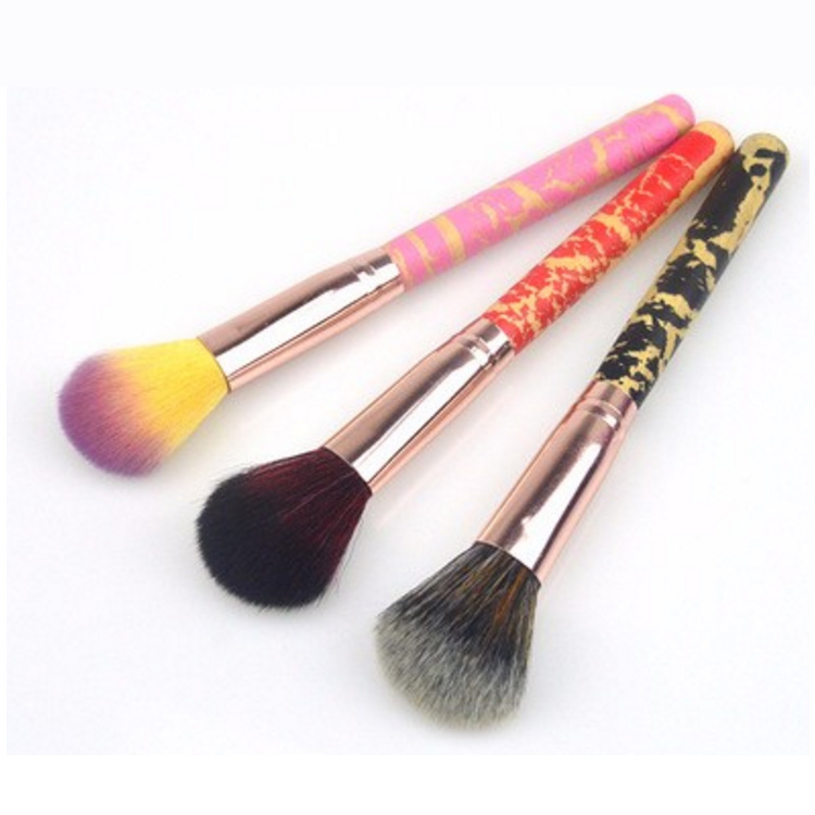 Customized Long Handle Facial Powder Brush with Soft Synthetic Hair