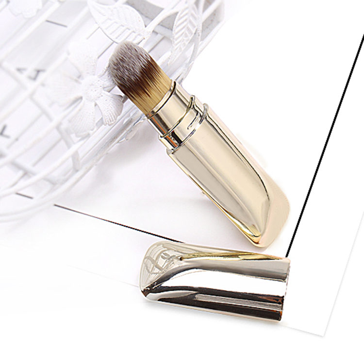 Mini Portable Foundation Cosmetic Brush Flat Plastic Liquid Foundation Brush With Protect Cap