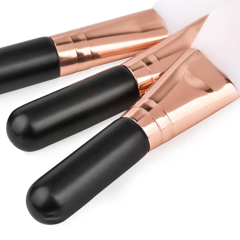 Short Silicone Face Mask Brush Wood Handle Facial Mask Brush Cosmetic Brush For Mask