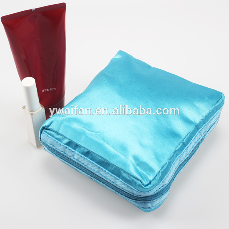 Woman Toiletry Hanging Handbag Clutch Storage Makeup Bag Lady Travel Cosmetic Pouch