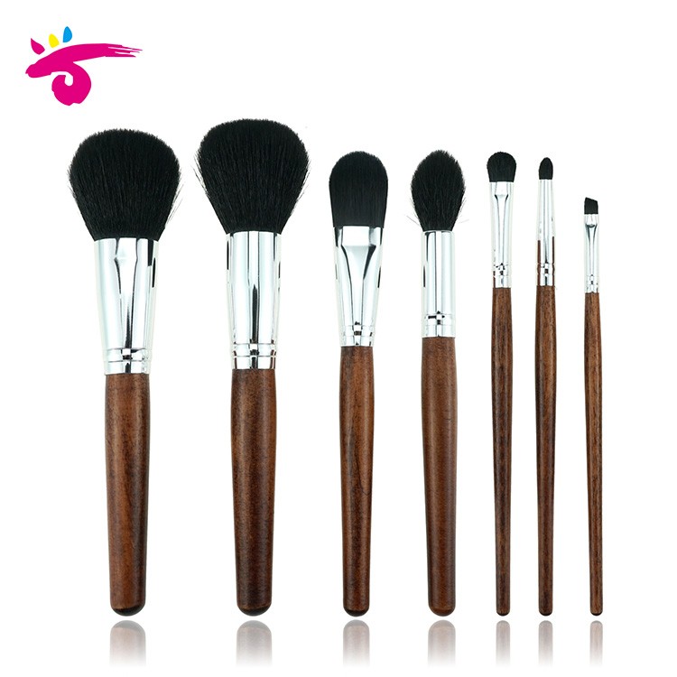 2019  new custom design wood handle foundation brush cosmetic Makeup Brush