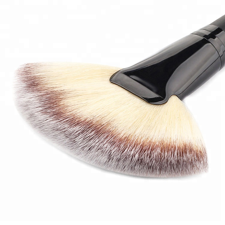 Cruelty Free Matt Black Wood Antibacterial Synthetic Fan Makeup Brushes