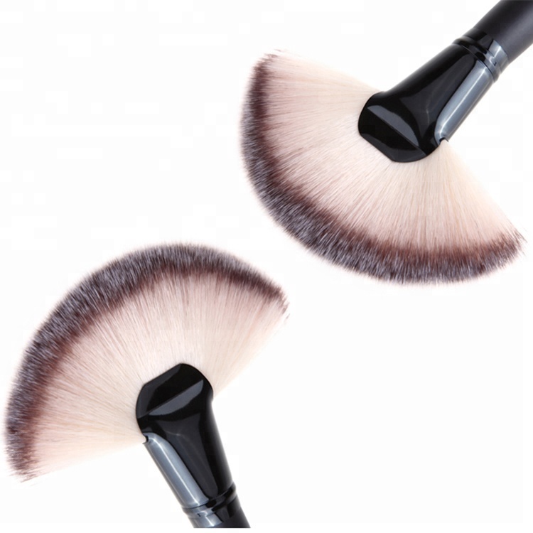 Cruelty Free Matt Black Wood Antibacterial Synthetic Fan Makeup Brushes