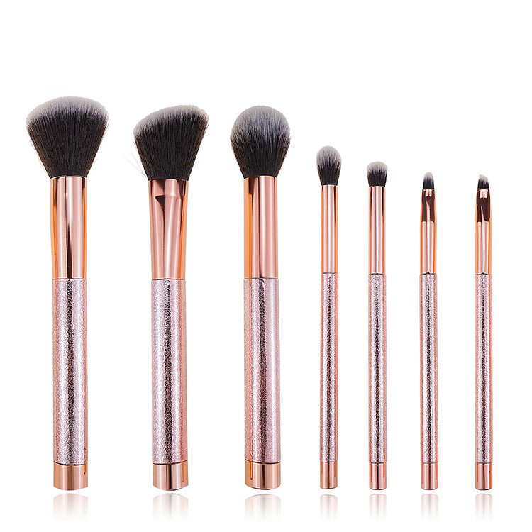 2019 best new design metal handle pink smudge make up brushes cosmetics set