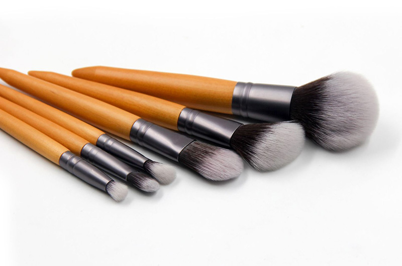 Professional High Quality Wood Handle Vegan Makeup Brushes Private Label