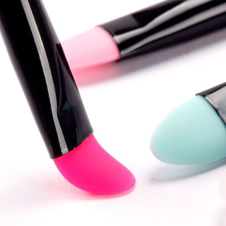 Classic Style Wood Handle Foundation Concealer Silicone Makeup Brush Applicator