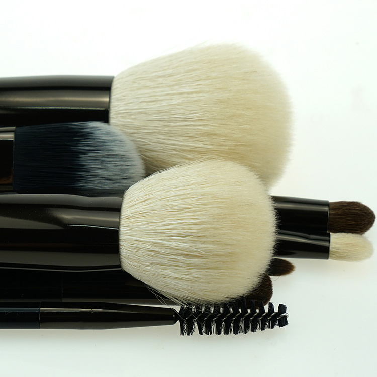 Custom Professional Natural Hair Gunmetal 8pcs Makeup Brush Set With PU Roll