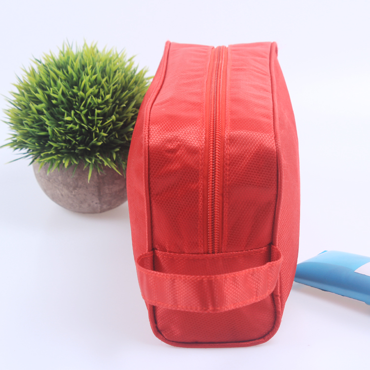 Customized Cosmetic Bag With Zipper Red Jacquard Wash Bag
