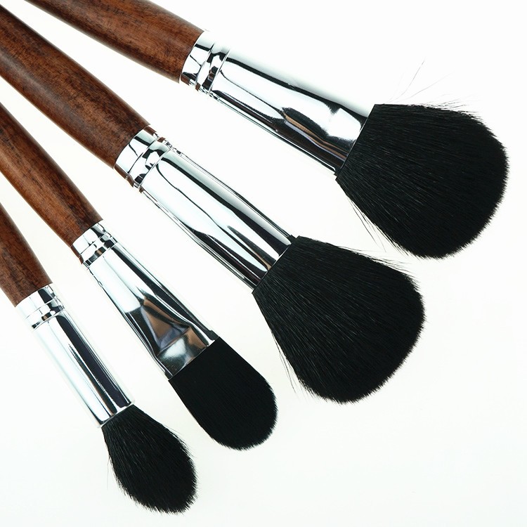 2019  new custom design wood handle foundation brush cosmetic Makeup Brush