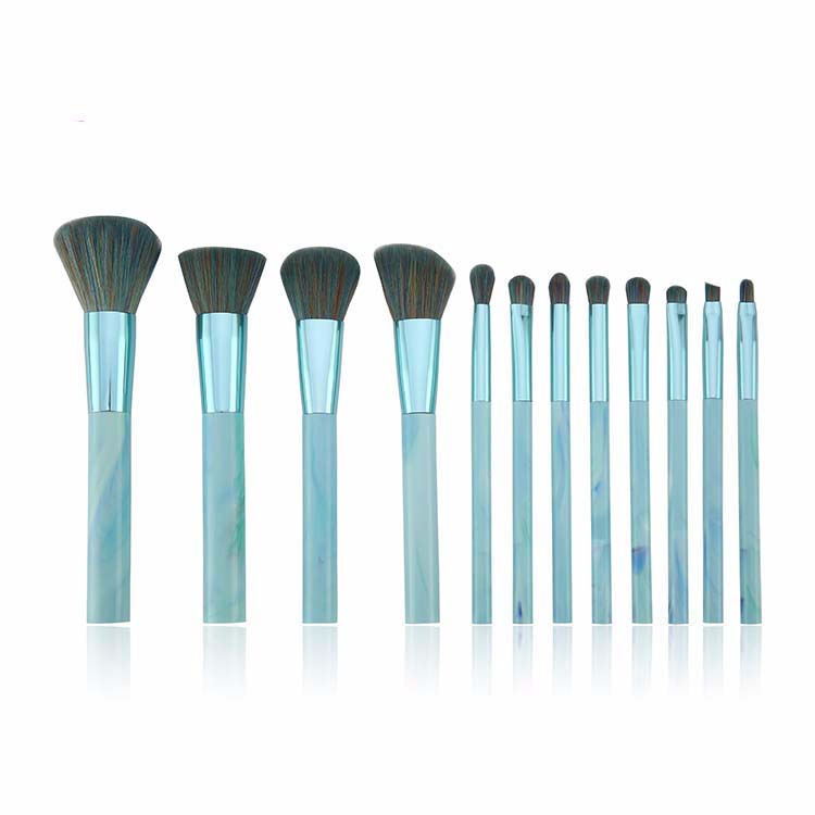 2018 New Arrivals Free Samples Beauty Cosmetics Wet 2 in 1 makeup brush