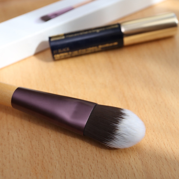 High Quality Wood Handle Make Up Brush Professional Liquid Flat Foundation Brush