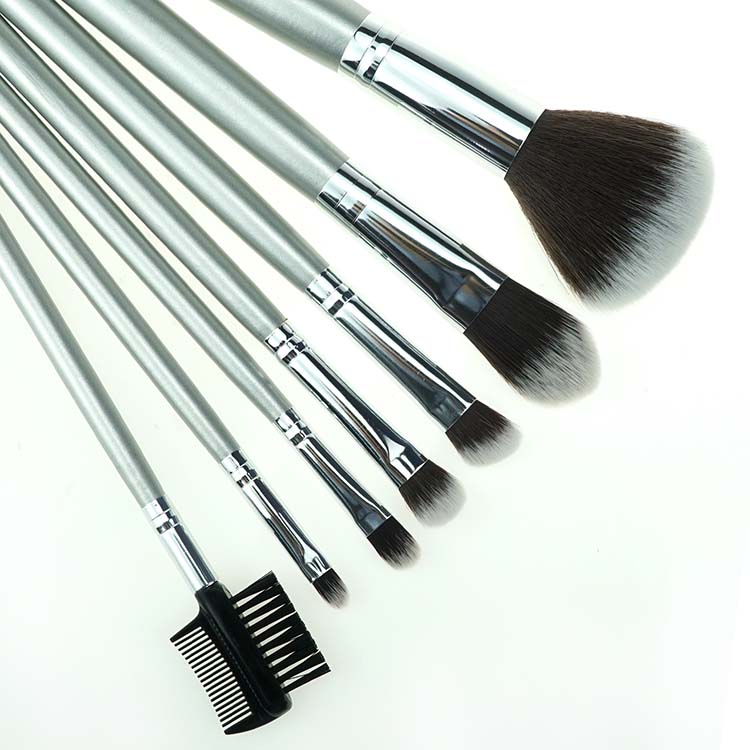 Two-toned Vegan Bristle 7pcs Mini Cosmetic Brush Kit Travel Makeup Brush Set