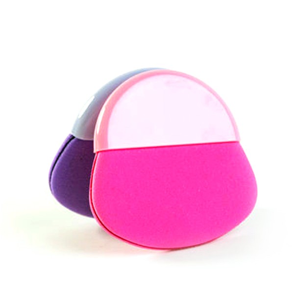 supressed flat makeup sponge with plastic handle