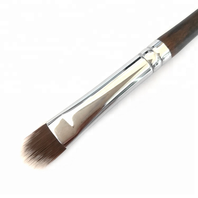 Wood Synthetic Make-up Accessory Concealer Brush Flat Flawless Concealer Brush