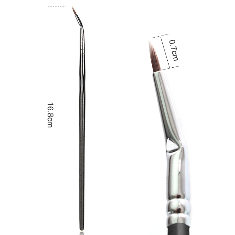 Professional bent eyeliner brush for creating the winged cat eye look