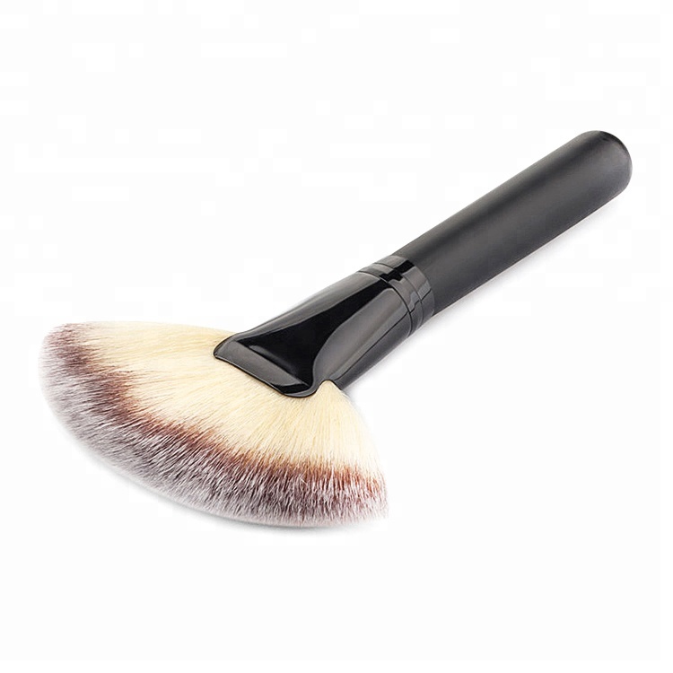 Cruelty Free Matt Black Wood Antibacterial Synthetic Fan Makeup Brushes