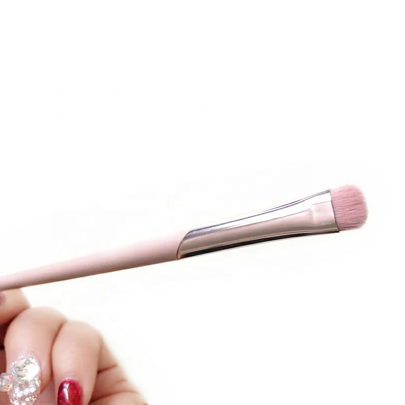Pink Plastic Handle Eyeshadow Brush Designed Ferrule Angled Flat Eye Makeup Brush