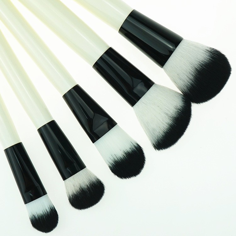2019 trending private label white makeup brush cosmetic brushes set with cylinder box