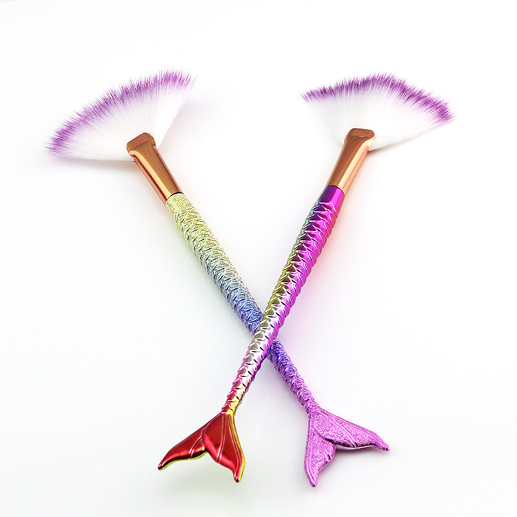 Disposable Cosmetic Makeup Mermaid Highlighter Face Fan Brush