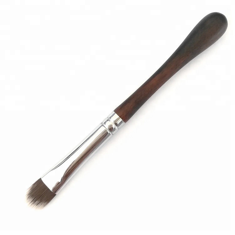 Wood Synthetic Make-up Accessory Concealer Brush Flat Flawless Concealer Brush