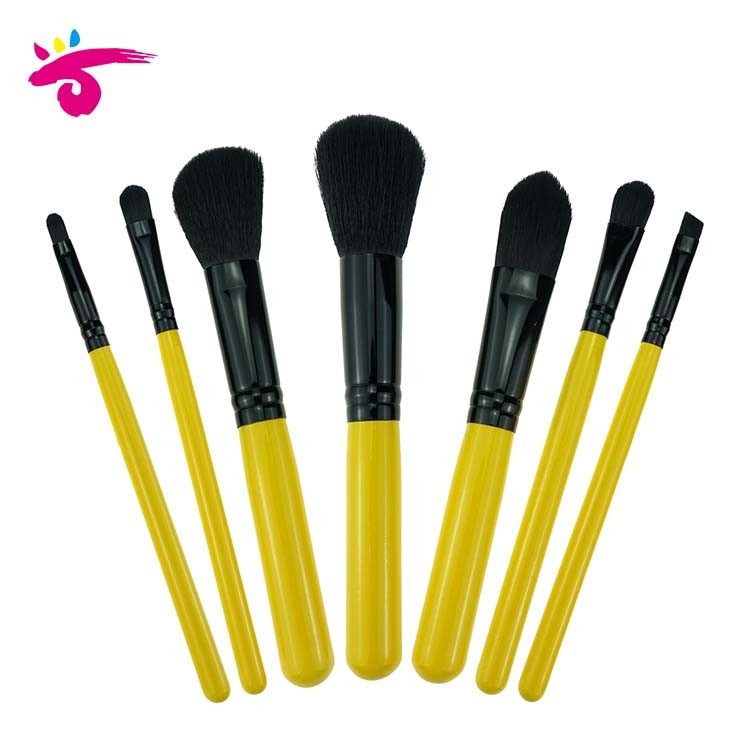 7 Pieces Wholesale yellow Small Cute Brush Set Makeup Brushes With Bag