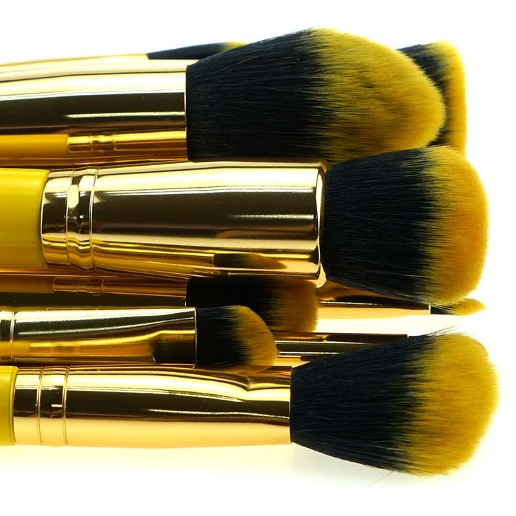 Custom logo 18pcs two tone hair yellow wooden makeup brush set with leather bag