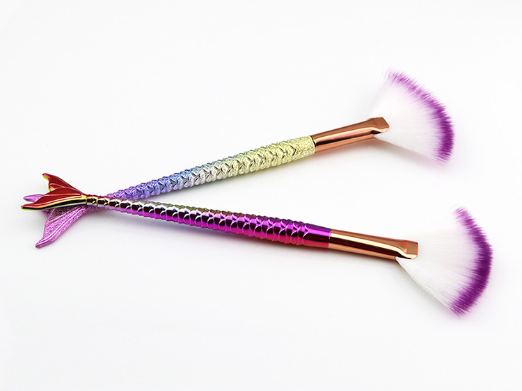 Disposable Cosmetic Makeup Mermaid Highlighter Face Fan Brush