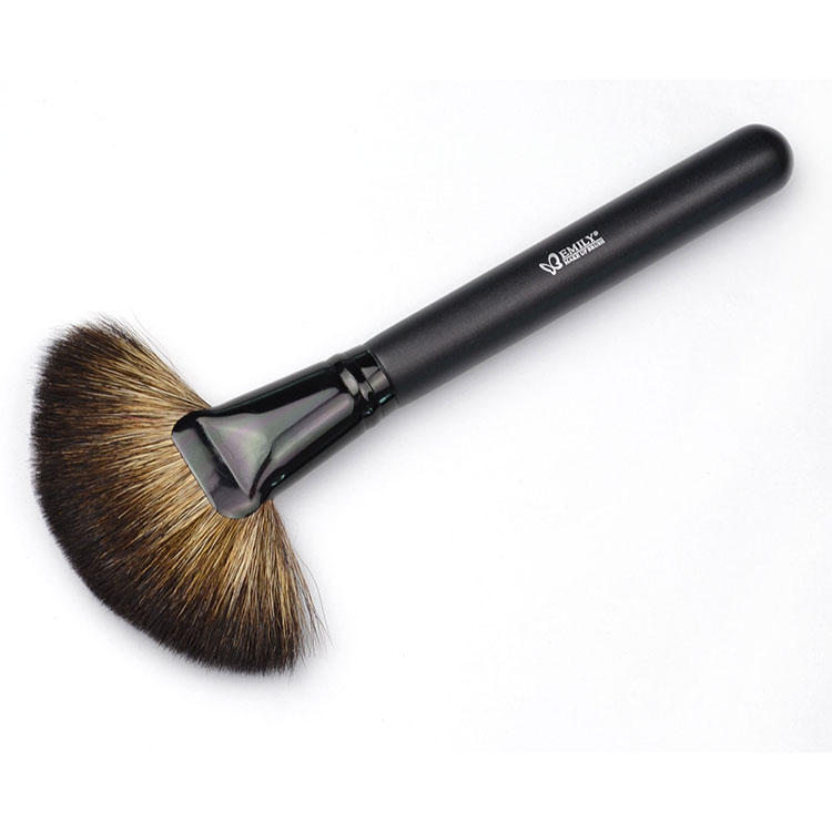 USA Quality Brand Supplier Wooden Handle Goat Fan Makeup Brushes
