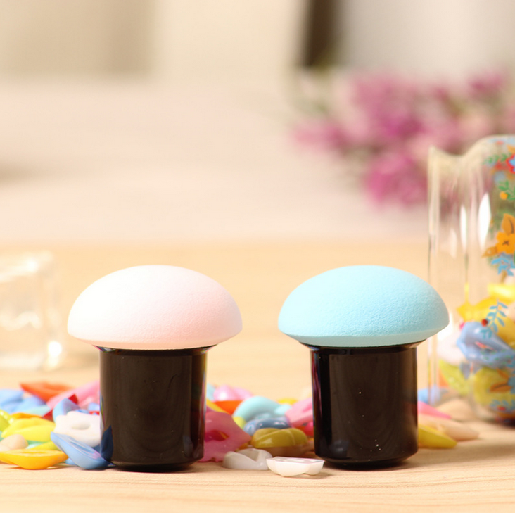New Softest Makeup Sponge Blender Vegan With Plastic Handle Easy To Use mushroom shape Custom Logo