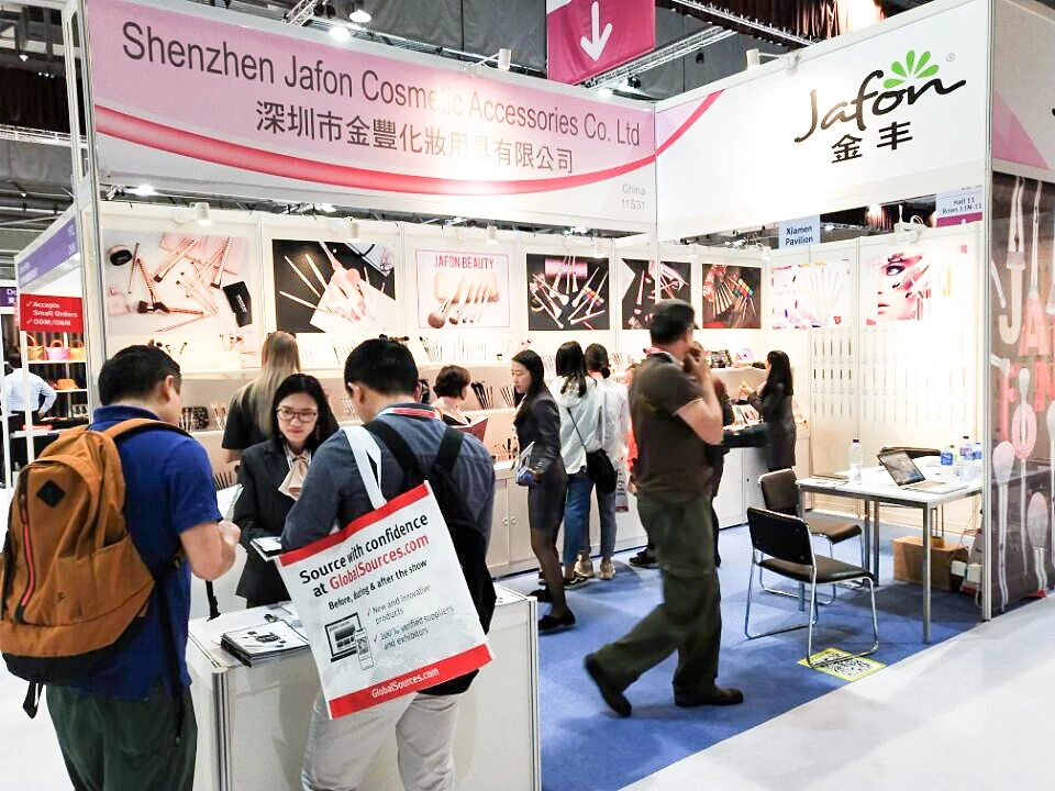 Cosmetic brush manufacturers nylon hair refillable powder brush professional brush make up