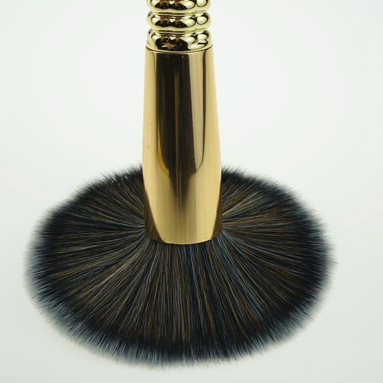 Beauty Plastic Handle Kabuki Gold Makeup Brush Set