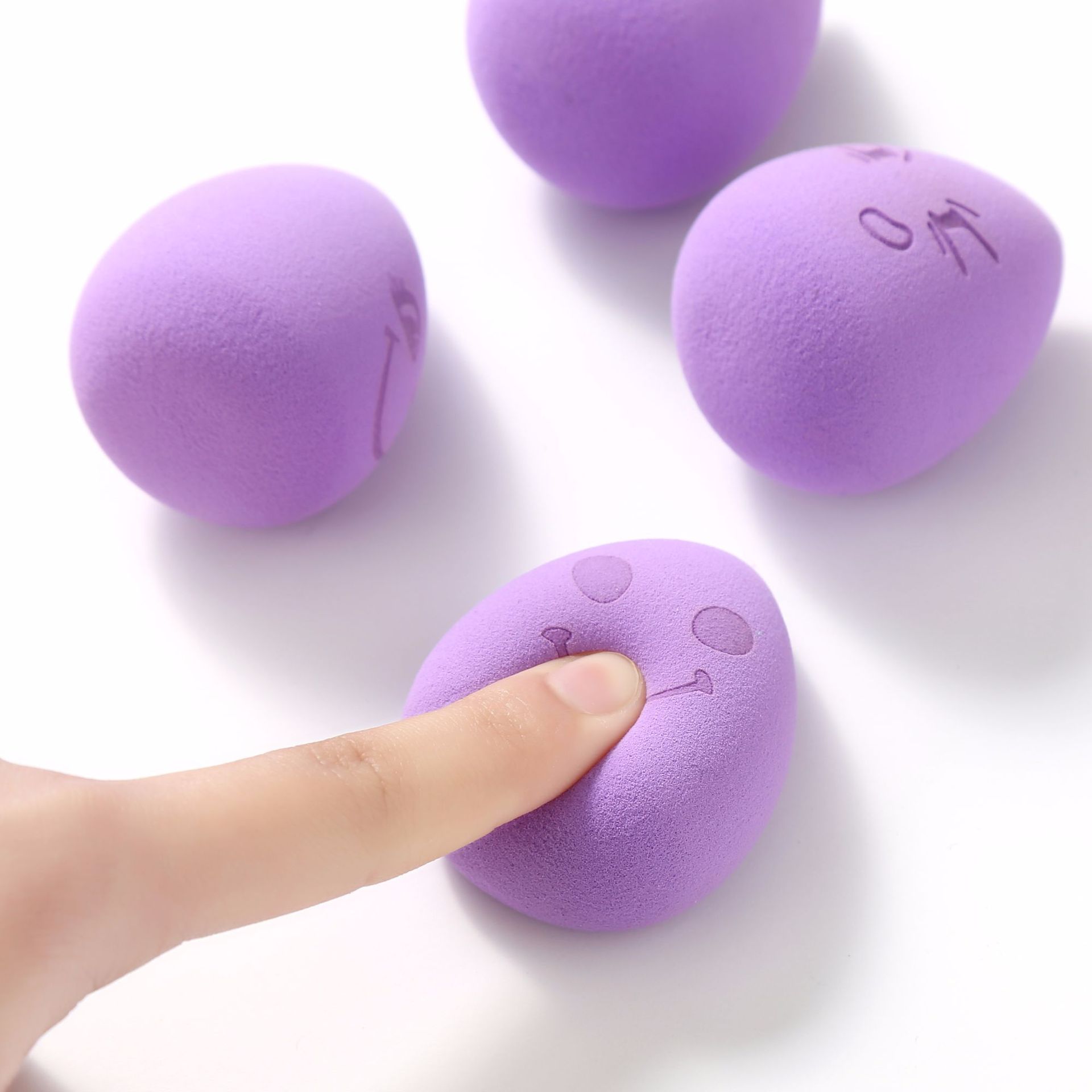 Light Purple drop makeup sponge with private label Smile face sponge blender Puffs