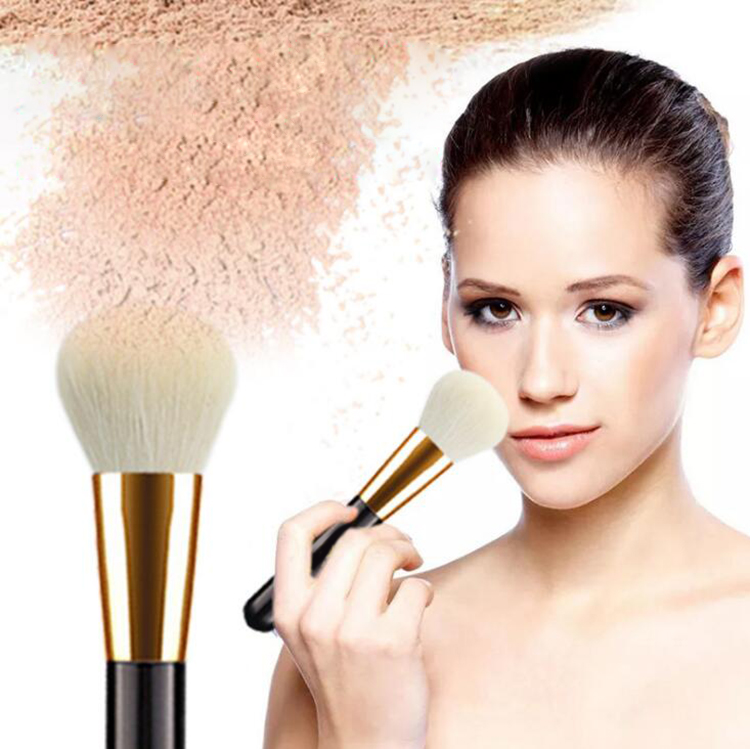 2018 Professional Wood Handle Makeup Brush Natural Goat Hair Powder Brush