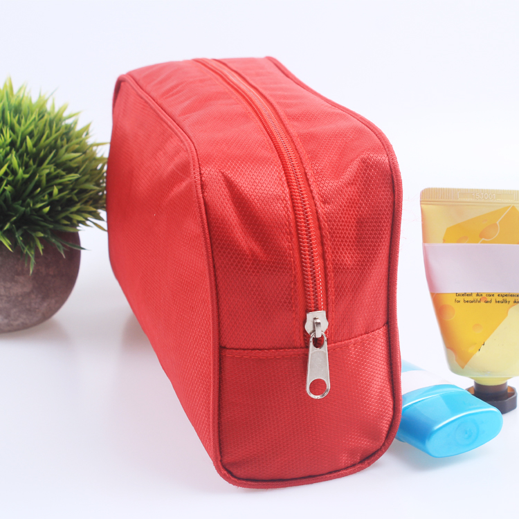 Customized Cosmetic Bag With Zipper Red Jacquard Wash Bag