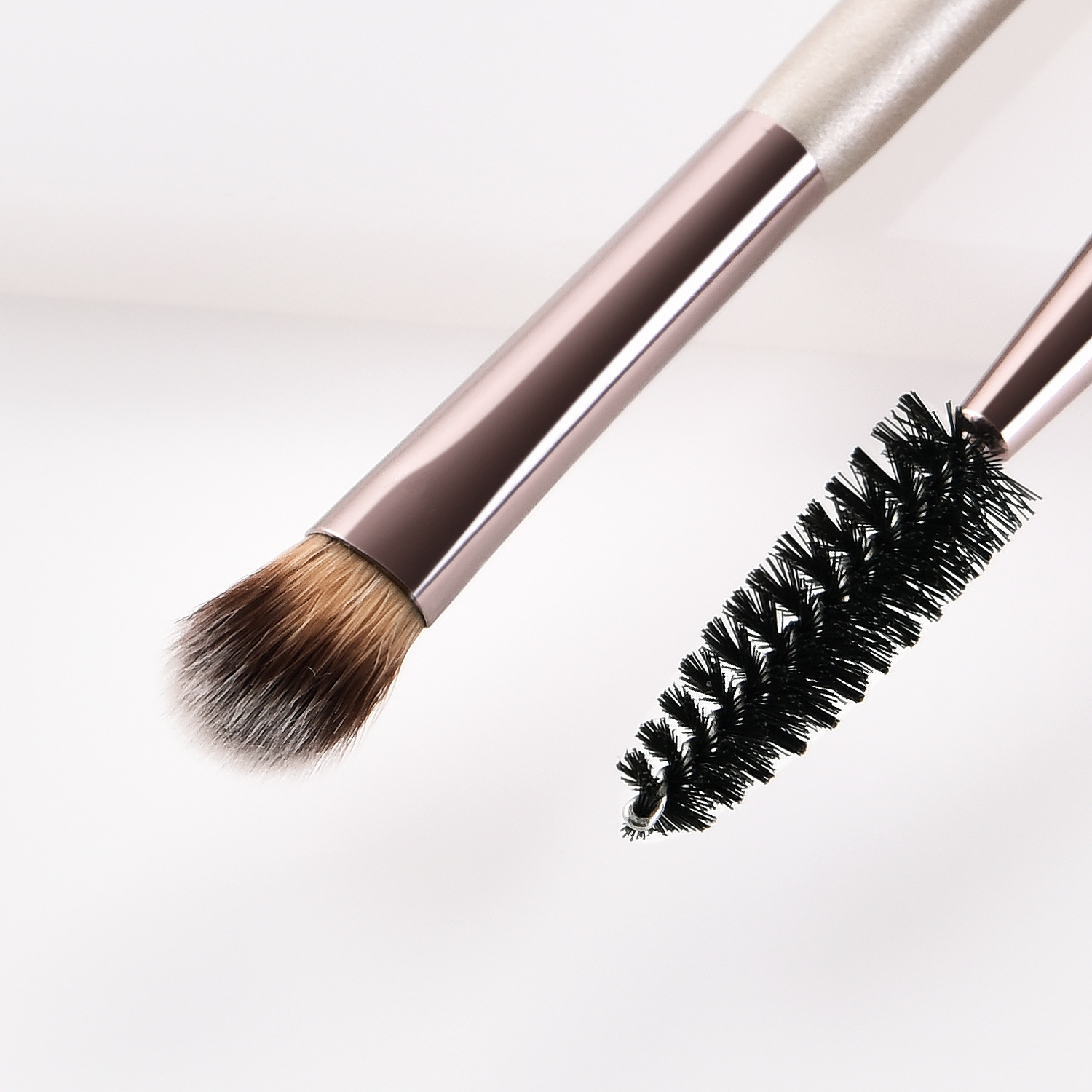 Champagne Gold Shiny Handle Eye Makeup Brushes Women Beauty Tools from China Supplier