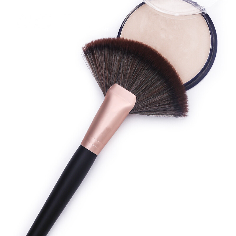 Professional customized label facial Big Fan brush for highlight synthetic hair makeup brush