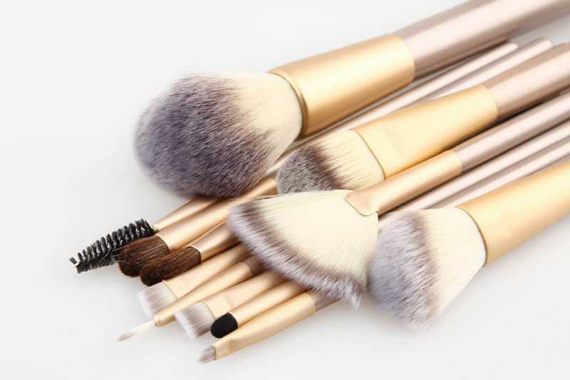 12 pcs Low MOQ white synthetic professional make up brush set