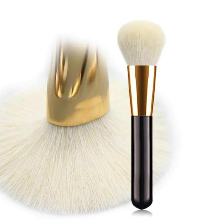 2018 Professional Wood Handle Makeup Brush Natural Goat Hair Powder Brush