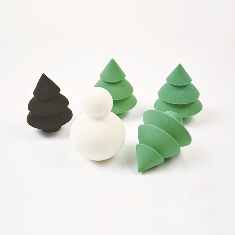 New Design Christmas Day gift Snowman with Tree shape High Quality sponge Super soft Makeup Sponge