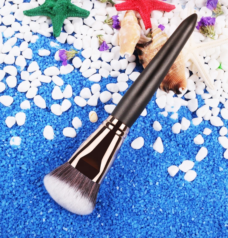 High End Black Wood Highlight Contour Brush Dense Synthetic Make Up Brush