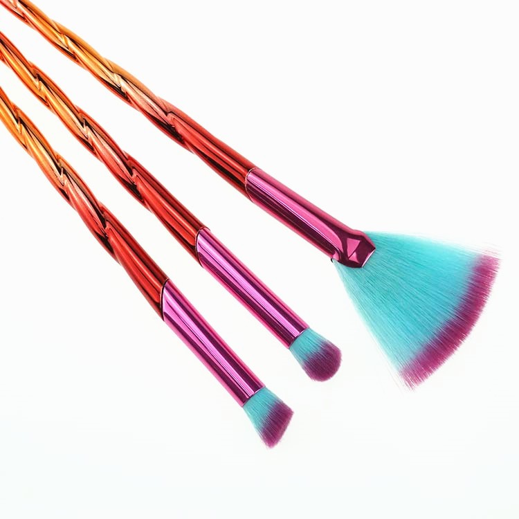 7 Pcs Triple Color Electroplating Plastic Handle Mermaid Tail Makeup Brush Set