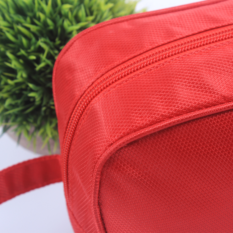 Customized Cosmetic Bag With Zipper Red Jacquard Wash Bag