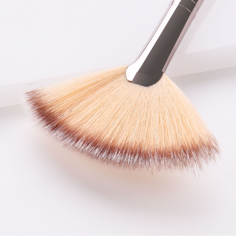 Mini Mask Applicator Facial Brush highlighter fan Makeup Brush
