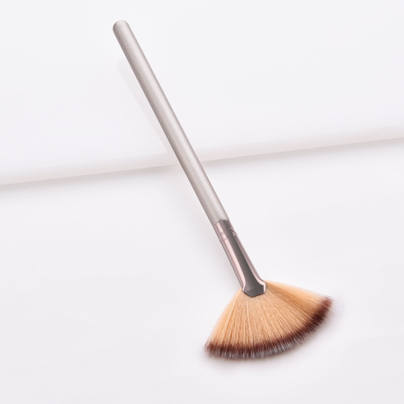 Mini Mask Applicator Facial Brush highlighter fan Makeup Brush