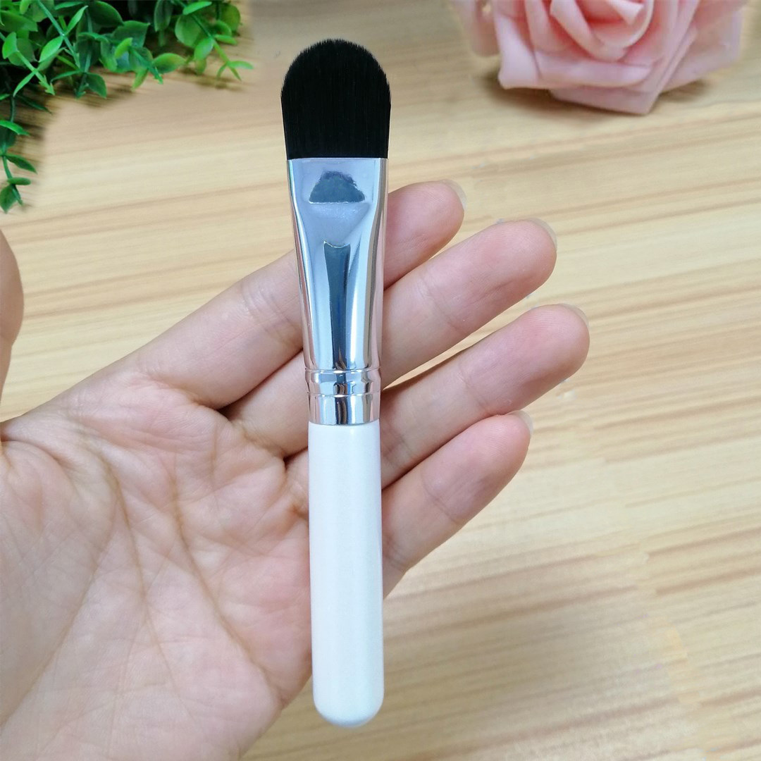 Wholesale eco friendly rose gold wooden vegan mini custom logo cosmetic face mask brush