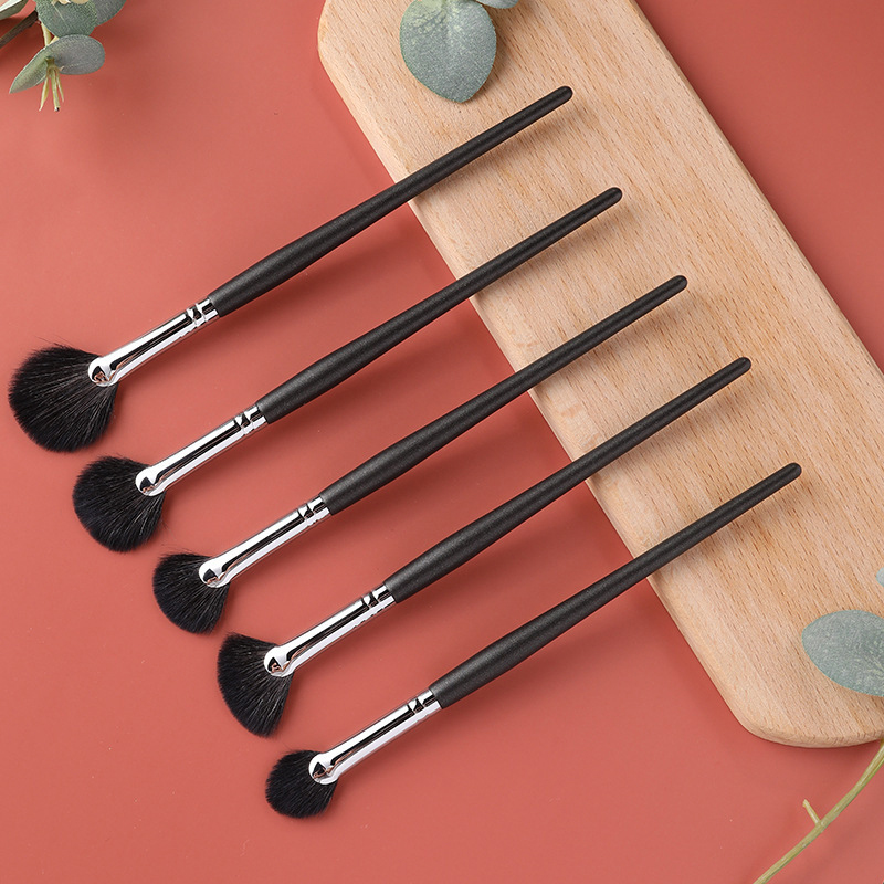 Synthetic hair highlighter brush no logo highlighter makeup brush